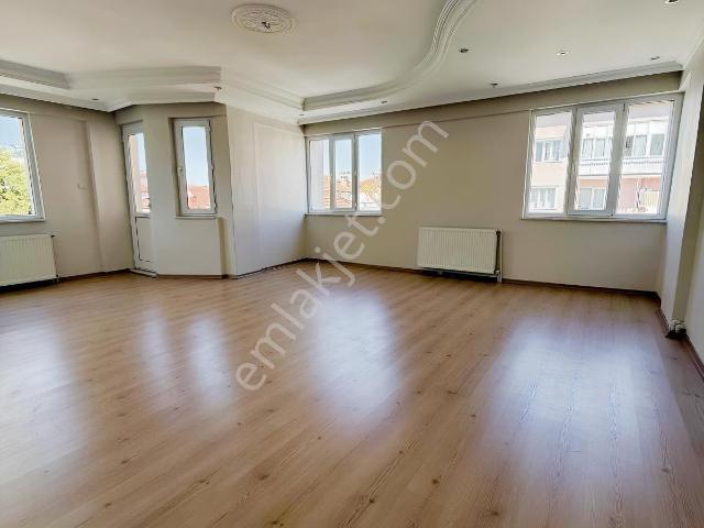 Mehmetçik Cadde Üstü Ferah 4+1 Kiralık Arakat Daire