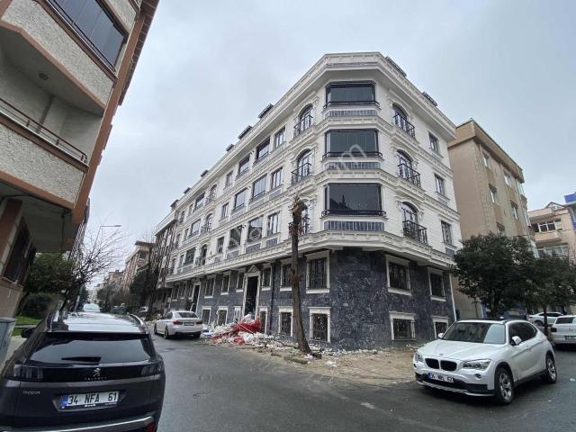 Mehmetbeyoğlundan Ultra Lüx Mükemmel Knum 2+1 95m2 Bahçe Katı