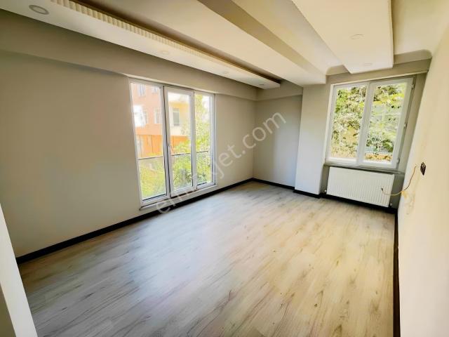 Mehmetoğlu Gayrimenkulden Havuzlarda 2+1 Kiralık Daire