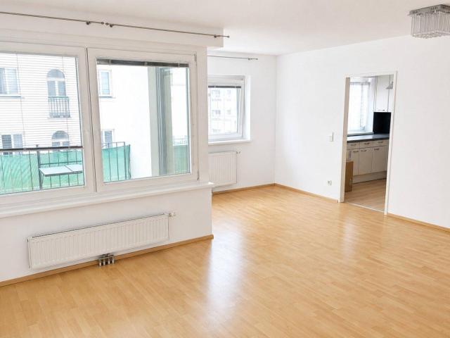 Mehr als nur Wohnen: Gemütliche 3 Zimmer Wohnung mit Loggia, Gemeinschaftsgarten, Dachlaufbahn und Tiefgaragenstellplatz – Überzeugen Sie sich selbst bei einer Besichtigung!
