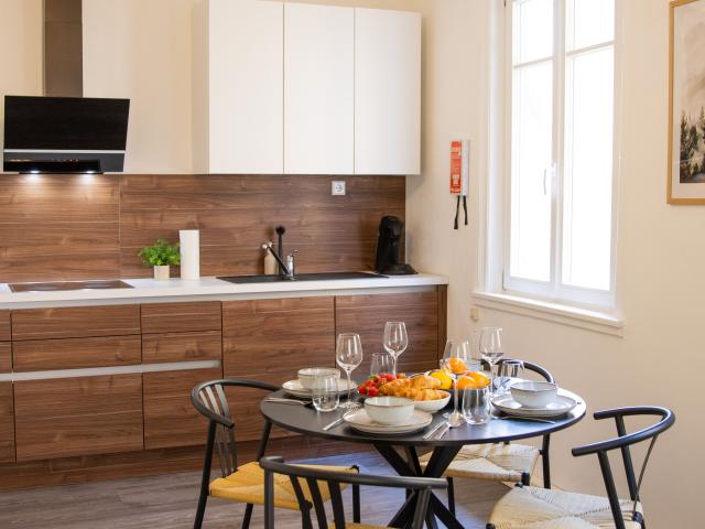 Mehr anzeigenWeniger anzeigen140 sqm fully furnished apartment for 6–10 people, near Baden Baden