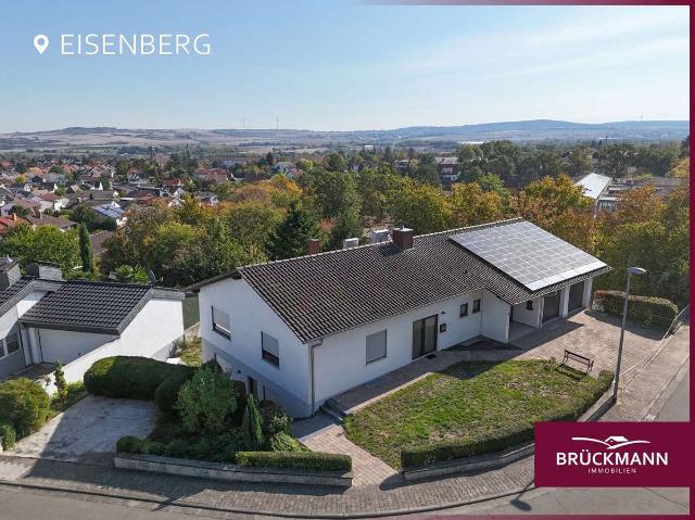 Mehr Lebensqualität: Hochwertig sanierte DHH mit Weitblick am Waldrand!