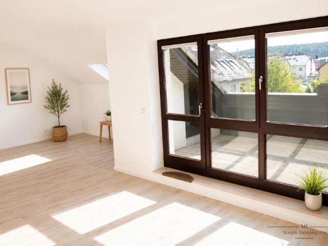 Mehr Lebensqualität jeden Tag – Helle Dachgeschosswohnung in idyllischer Wohnlage