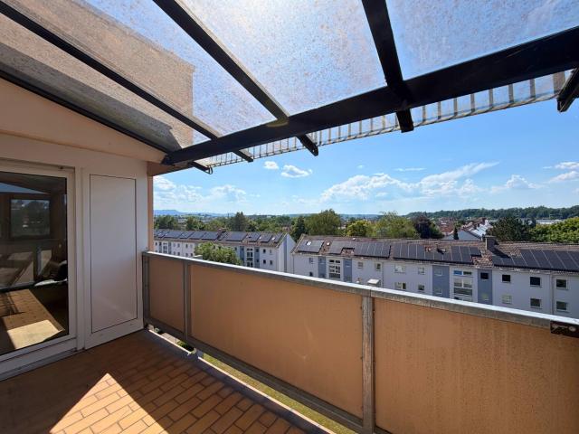 Mehr Platz. Mehr Aussicht. Mehr Lebensqualität. 4 Zimmer Wohnung mit Aufzug zu vermieten!