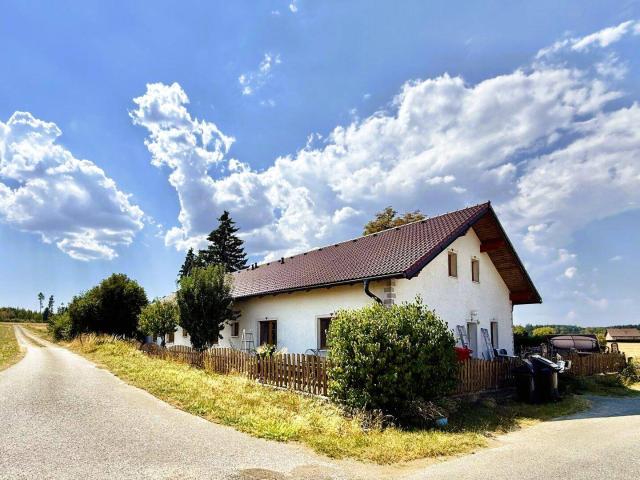 MEHR PLATZ FÜRS LEBEN | Großzügiges Bauernhaus | 3 Wohneinheiten | Teilsaniert | Garten | Terrasse | 4 Garagen