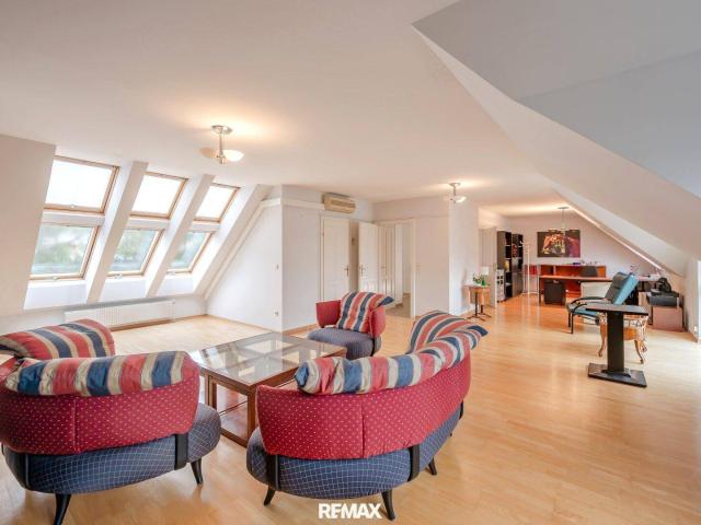 Mehr Platz zum Leben & Arbeiten: Großes Einfamilienhaus mit Garten, Sauna, Infrarotkabine, Solarium und Whirlpool