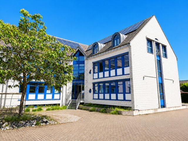 Mehr Raum für Erfolg – Repräsentatives Bürogebäude mit 24 Büros und großzügiger Cafeteria!