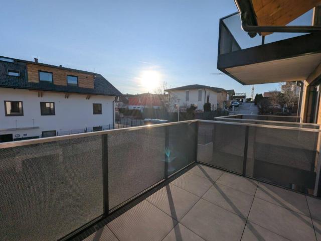 MEHR RAUM ZUM LEBEN: Großzügige 2 Zimmer Erstbezugs Wohnung mit Balkon im Ortzentrum von Hallwang!