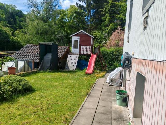 Mehrgenarationshaus mit Doppelcarport und schönen Garten