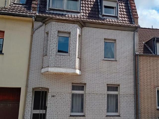 Mehrgenerationen Haus mit 2 Küchen, 2 Bädern und großem Garten