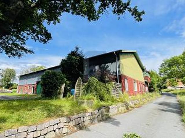 MEHRGENERATIONEN WOHNEN UND RESTHOF FÜRS FESTIVAL