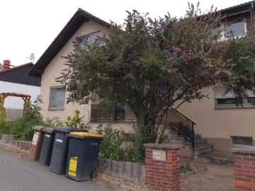 Mehrgenerationenhaus mit großem Garten & Blick auf Frankfurt