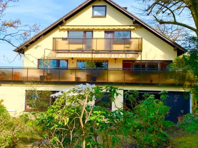 Mehrgenerationenhaus mit großem Grundstück