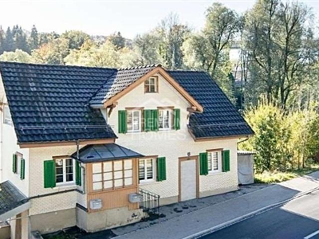 MEHRGENERATIONENHAUS MIT HERZ