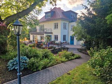 Mehrgenerationshaus, Platz für Familien, Arbeiten und Wohnen