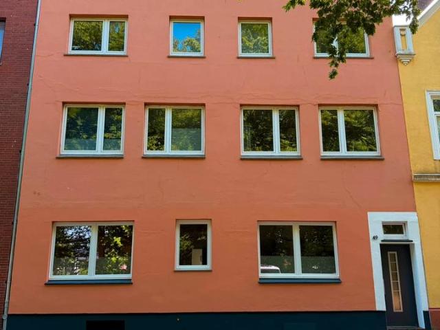 Mehrfamilienhaus mit 4 Dreizimmer Wohnungen * provisionsfrei!