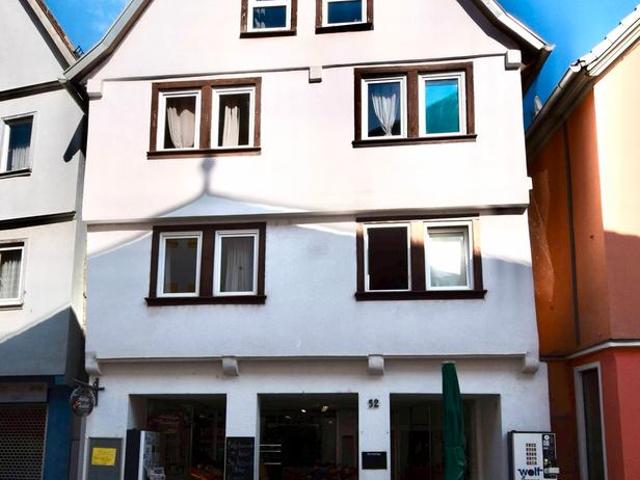 Mehrfamilienhaus mit 4 Einheiten und Gewerbeeinheit