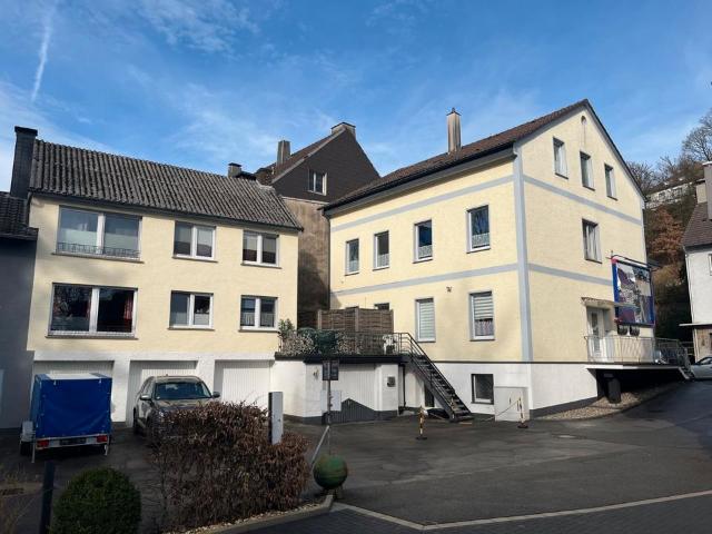 Mehrfamilienhaus mit 4 Garagen, ohne Makler