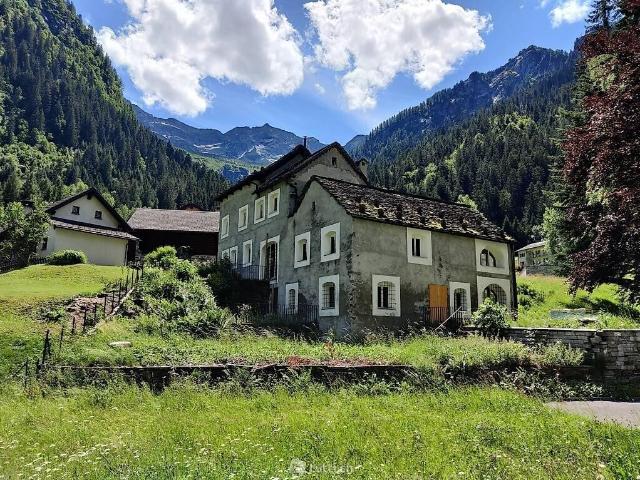 Mehrfamilienhaus mit 4 Wohnungen Haus mit 4 Wohnungen