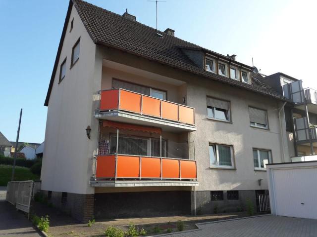 Mehrfamilienhaus mit 4 Wohneinheiten & 6 Garagen in iserlohn