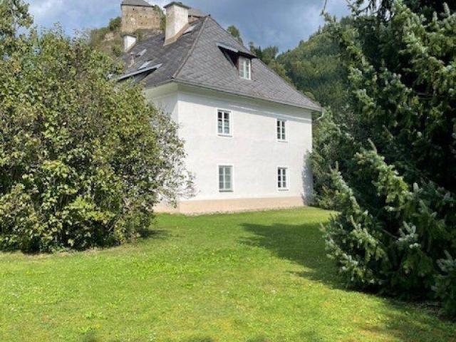 Mehrfamilienhaus mit 5 Wohneinheiten – attraktive Wohn und Investitionsmöglichkeit
