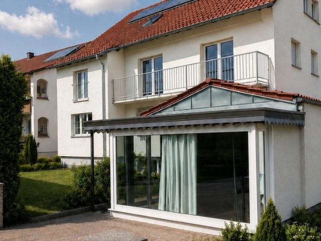 Mehrfamilienhaus mit 6 Wohneinheiten und Gewerbeeinheit