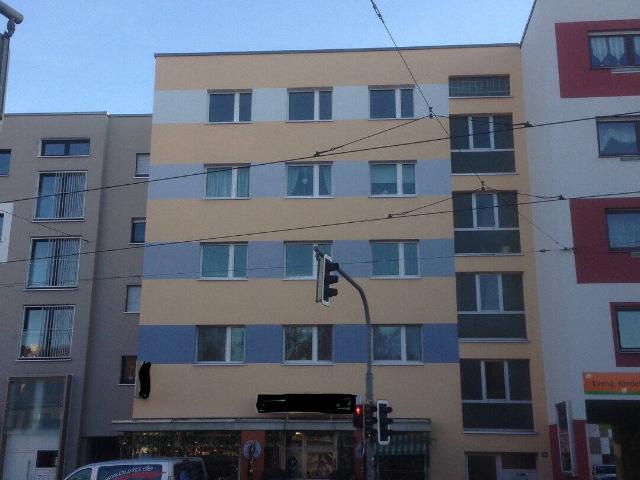 Mehrfamilienhaus mit 8 Wohnungen+1 Gewerbe nach WEG geteilt, 4 Garagen, 7 Stellplätze