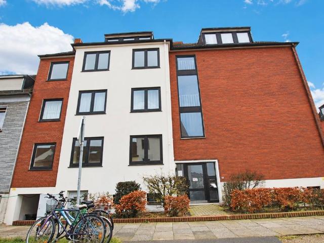 Mehrfamilienhaus mit 8 Wohnungen & 3 Garagen – provisionsfrei