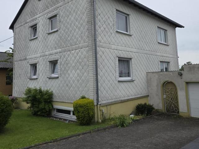 Mehrfamilienhaus mit 2 Wohnungen in Kölbingen