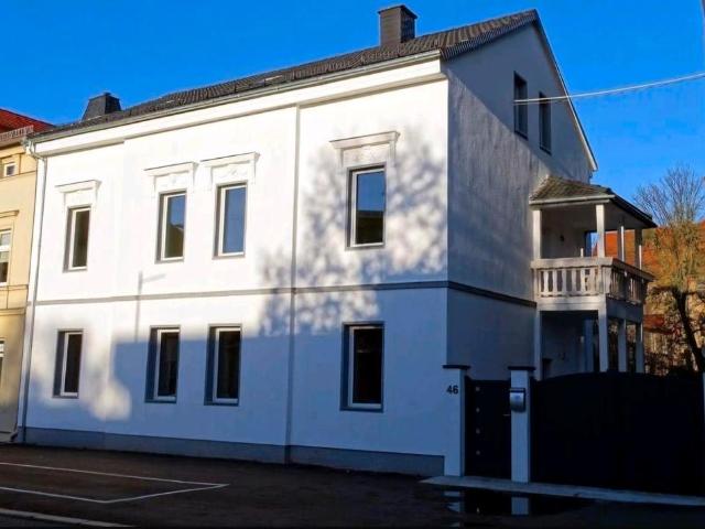 Mehrfamilienhaus mit 3 Etagen und Garten