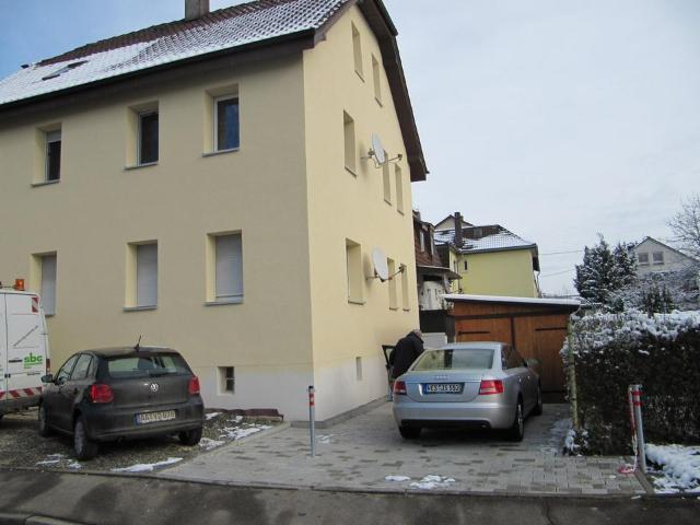 Mehrfamilienhaus mit 3 WE davon 2 vermietet