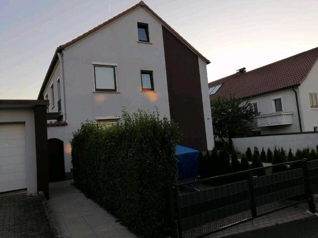 Mehrfamilienhaus mit 3 Wohnungen