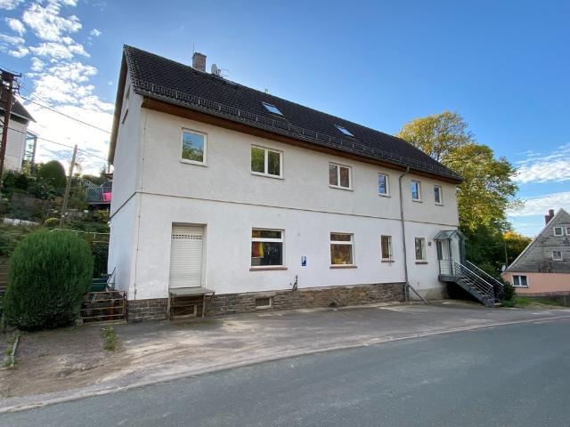 Mehrfamilienhaus mit 3 Wohnungen + 1 Gewerbe oder 1 Wohnung im EG