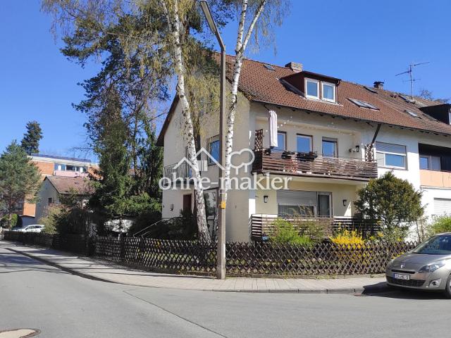 Mehrfamilienhaus mit 3 Wohnungen, Garage und Garten