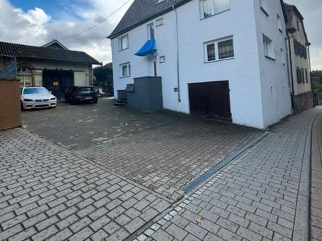 Mehrfamilienhaus mit 3 Wohnungen, großem Garten & Schäune
