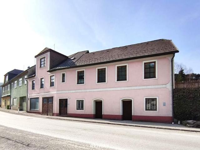 Mehrfamilienhaus mit bis zu 3 Wohneinheiten & Keller – zentral in Schönbach im Waldviertel