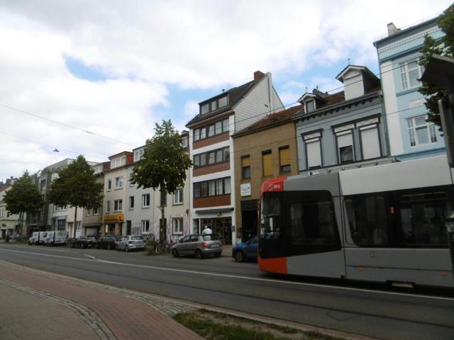 Mehrfamilienhaus mit 3 Wohneinheiten Ladenlokal langemarck str