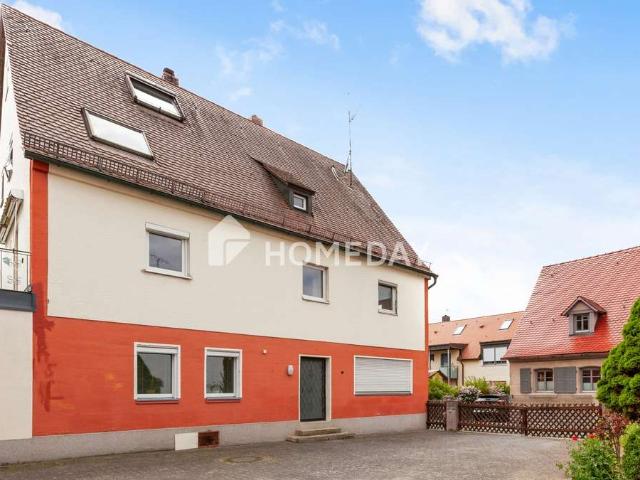 Mehrfamilienhaus mit 3 Wohneinheiten und großer Dachterrasse