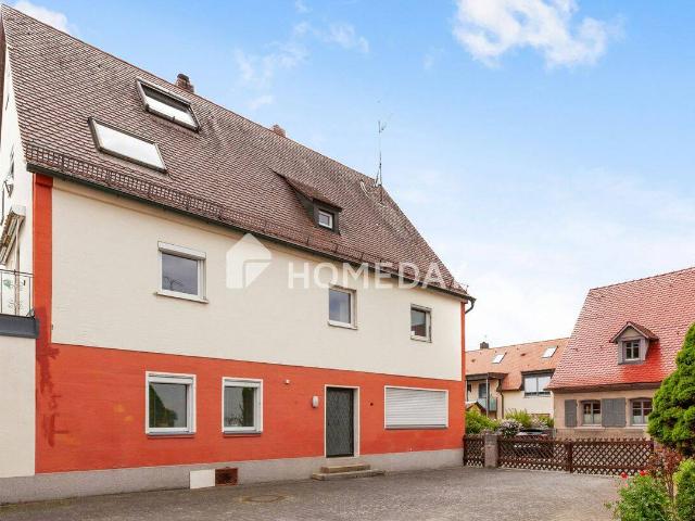 Mehrfamilienhaus mit 3 Wohneinheiten und großer Dachterrasse