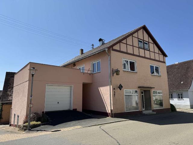 Mehrfamilienhaus mit viel Potential