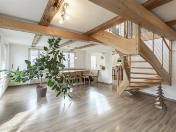 Mehrfamilienhaus mit vielseitigem Wohnungsmix und Nebenflächen