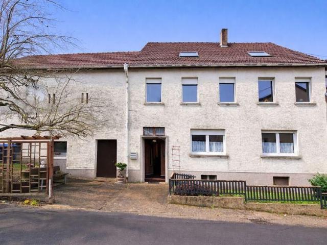 Mehrfamilienhaus mit zusätzlicher Nutzfläche in Merzig Merchingen zu vermieten