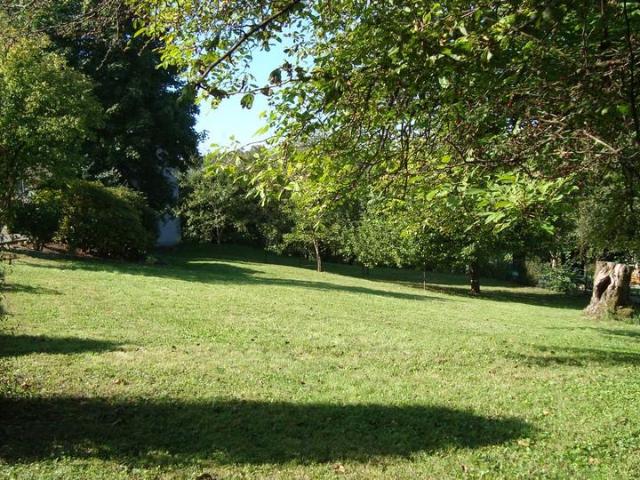 Mehrfamilienhaus mit Baulandreserven