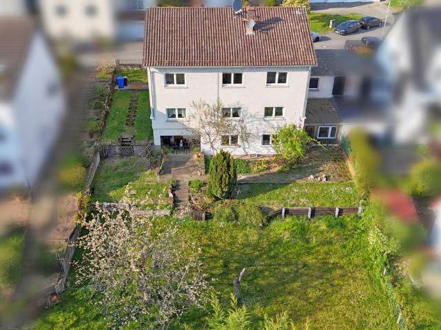 Mehrfamilienhaus mit Bauplatz in Ruppertshain