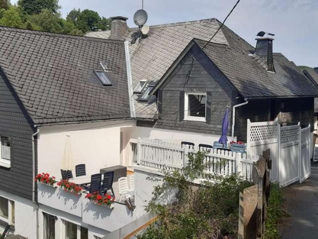 Mehrfamilienhaus mit Charme in Bödefeld