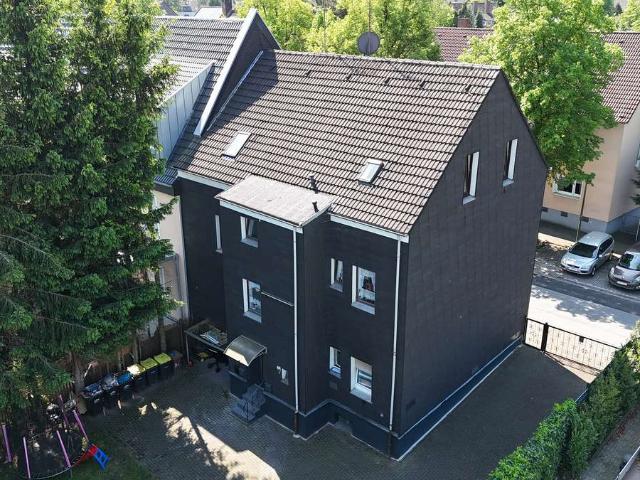 Mehrfamilienhaus mit Doppel Garage in ruhiger Wohnlage von Essen Altenessen