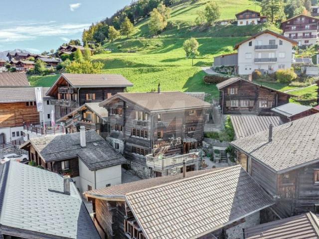 Mehrfamilienhaus mit drei Wohnungen