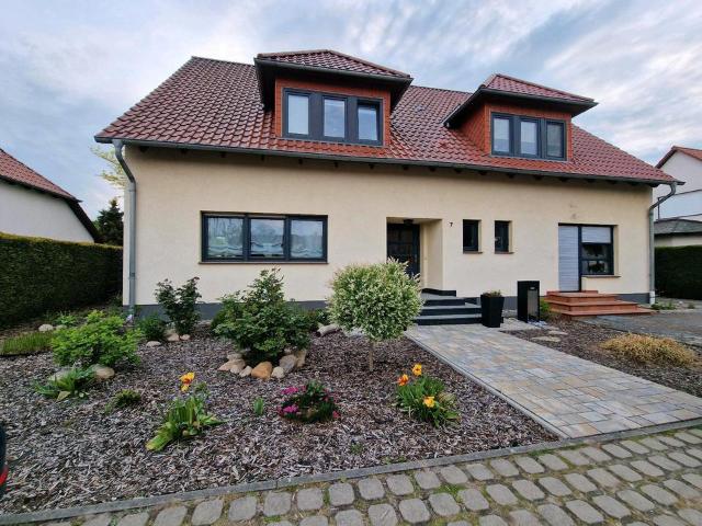 Mehrfamilienhaus mit Einliegerwohnung