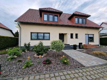 Mehrfamilienhaus mit Einliegerwohnung