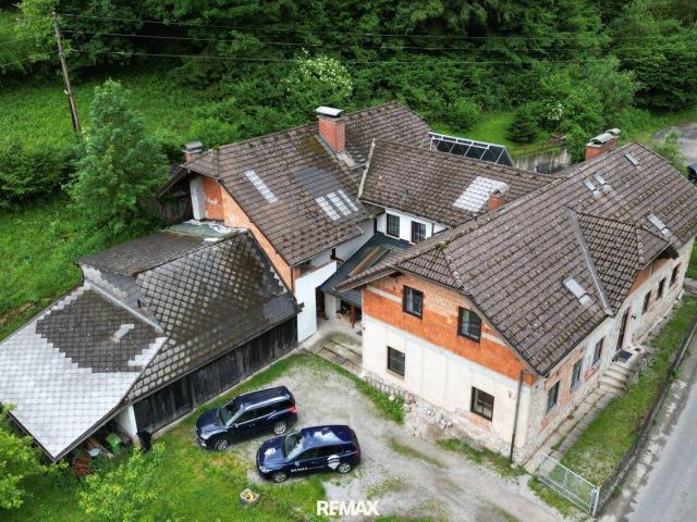 Mehrfamilienhaus mit Entwicklungspotenzial: 4 Einheiten – teilweise vermietet, mit Ausbau und Sanierungsmöglichkeiten